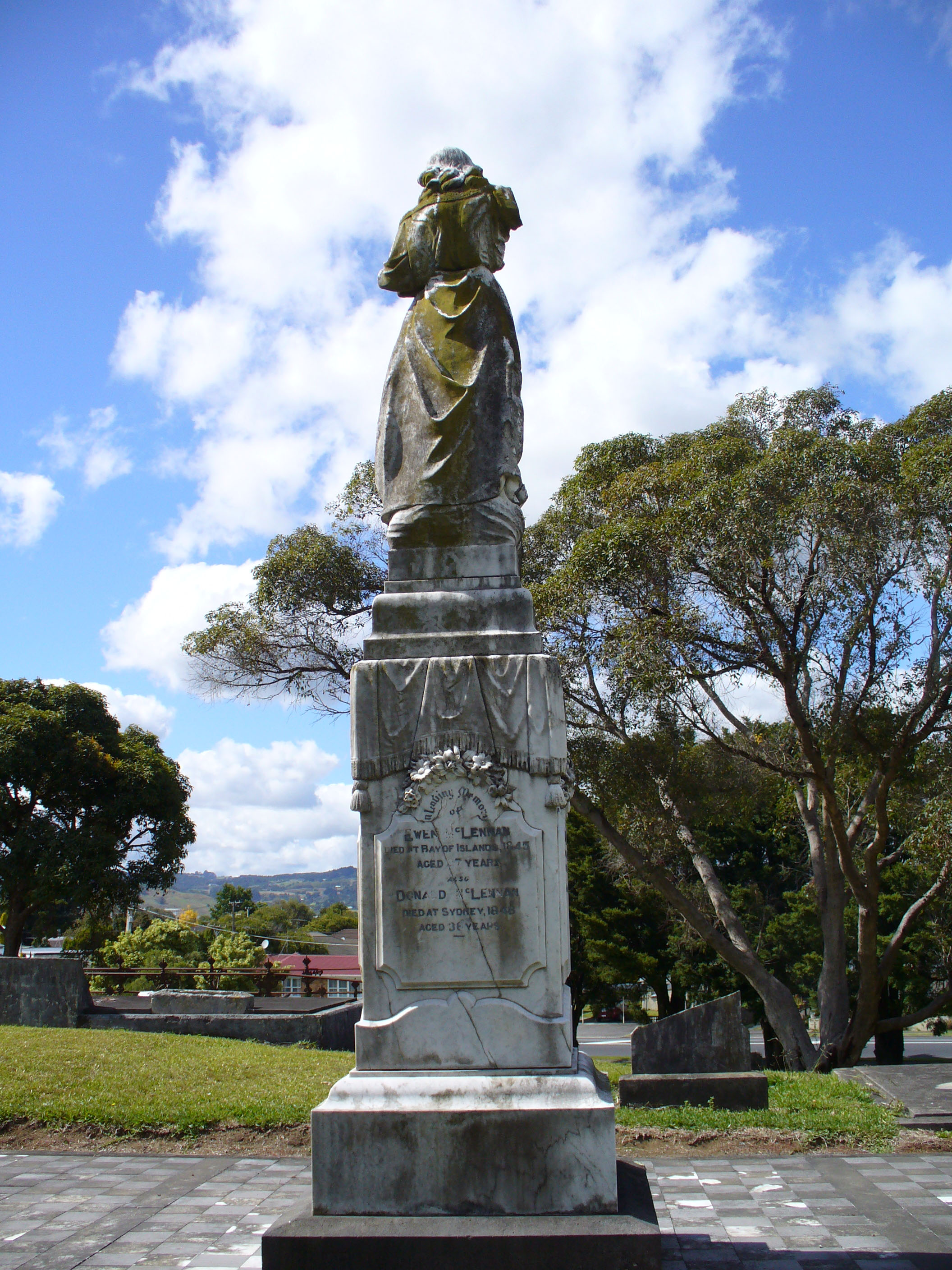 Photo of headstones/Ewen McLennan d1845 hdstn &Donald d1848 Papakura_med